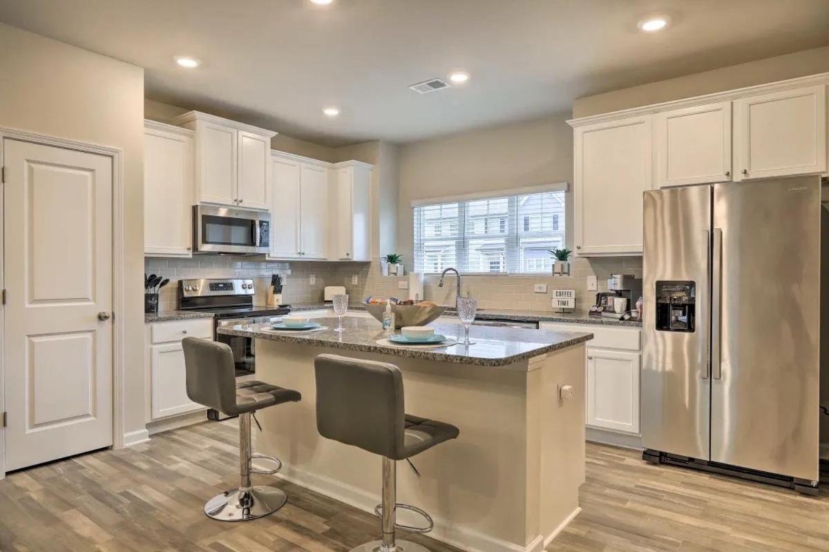 Holiday home Modern 3br Townhome 10 Mins To Downtown Atl Atlanta