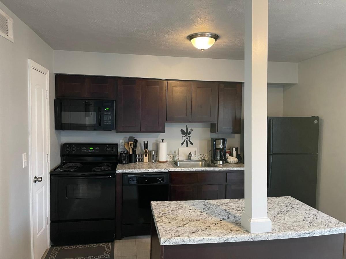 Apartment 2bdrm Comfortable Townhome 5 Mins From Airport