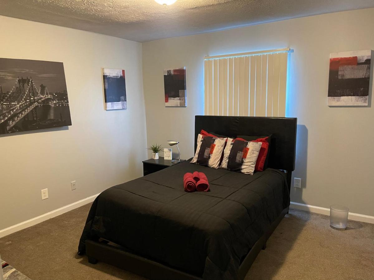 2bdrm Comfortable Townhome 5 Mins From Airport *