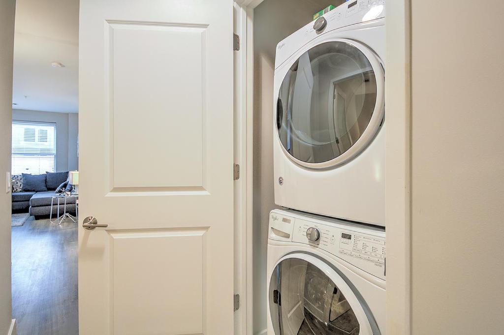 Apartment Modern Getaway Minutes From Truist Park! Atlanta