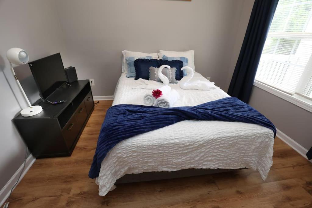Mbz Stadium*modern House*king Bed*wi-fi*smart Tv *