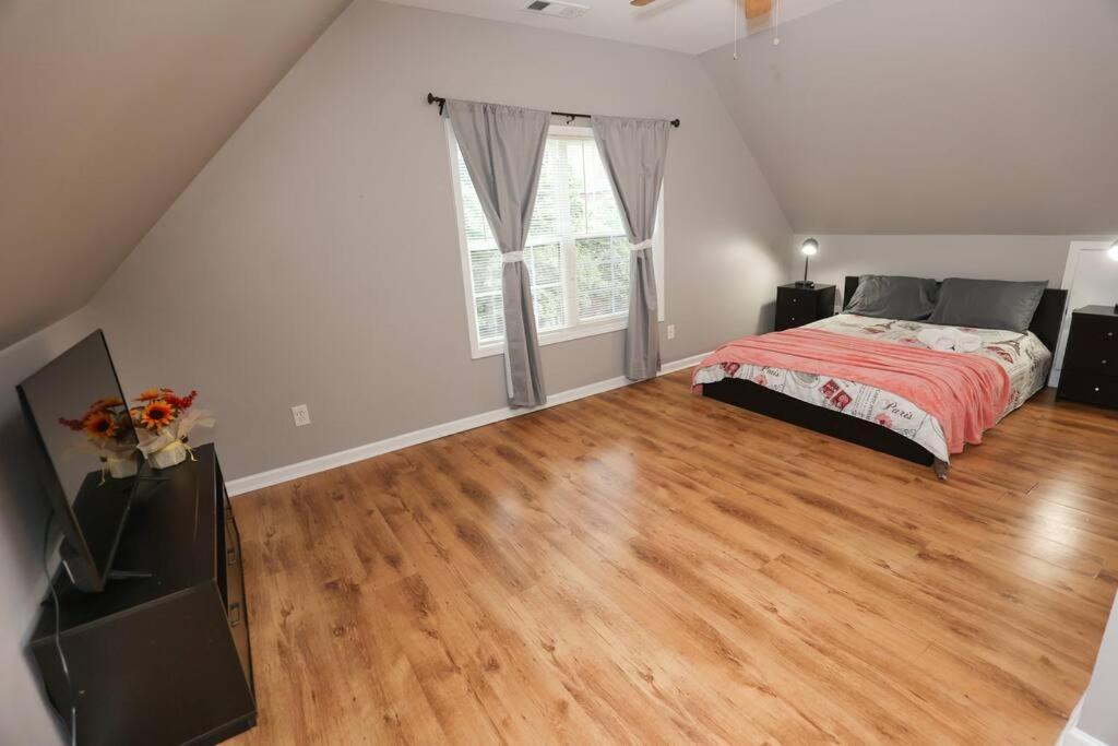 Holiday home Mbz Stadium*modern House*king Bed*wi-fi*smart Tv