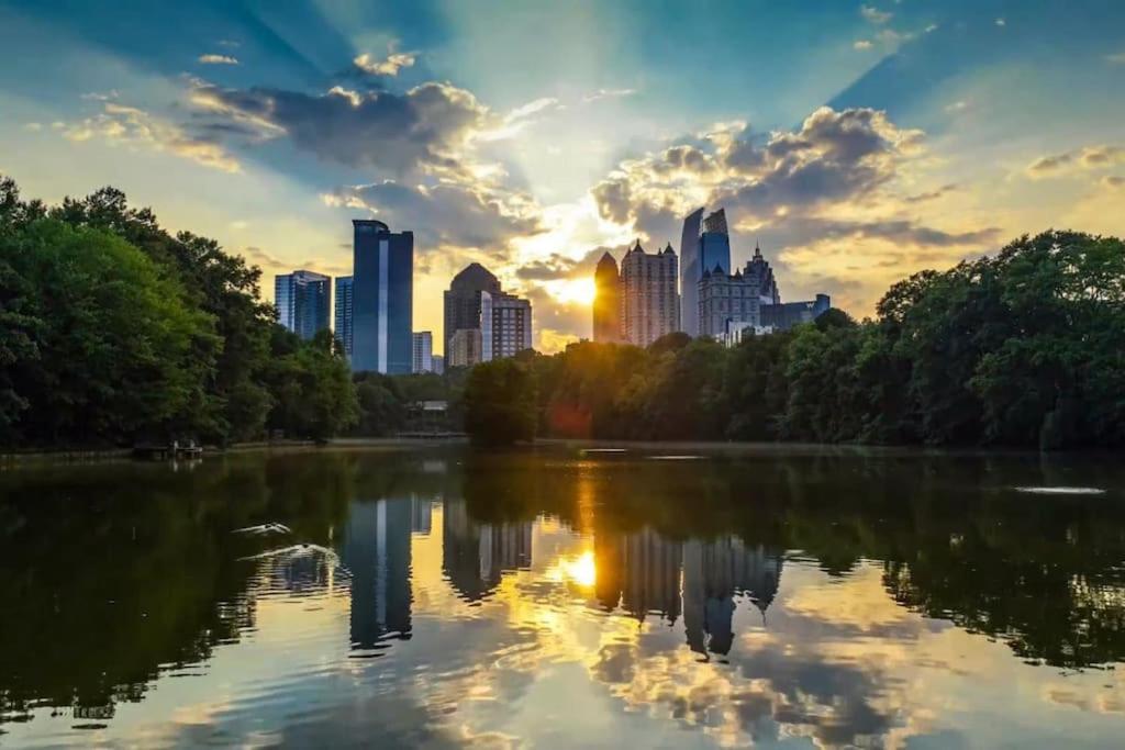 Mbz Stadium*modern House*king Bed*wi-fi*smart Tv Atlanta