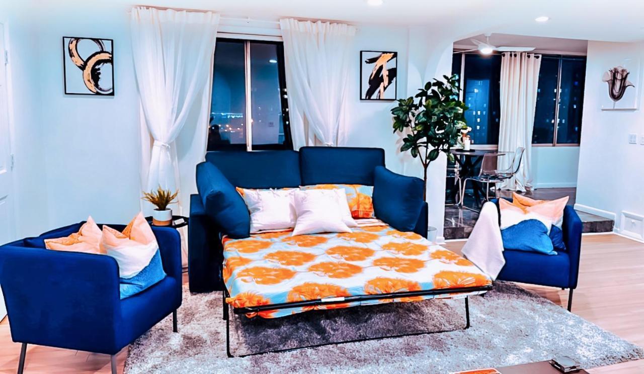 Aparthotel Highrise Luxury Two Bedroom In Downtown Within Minutes!! *