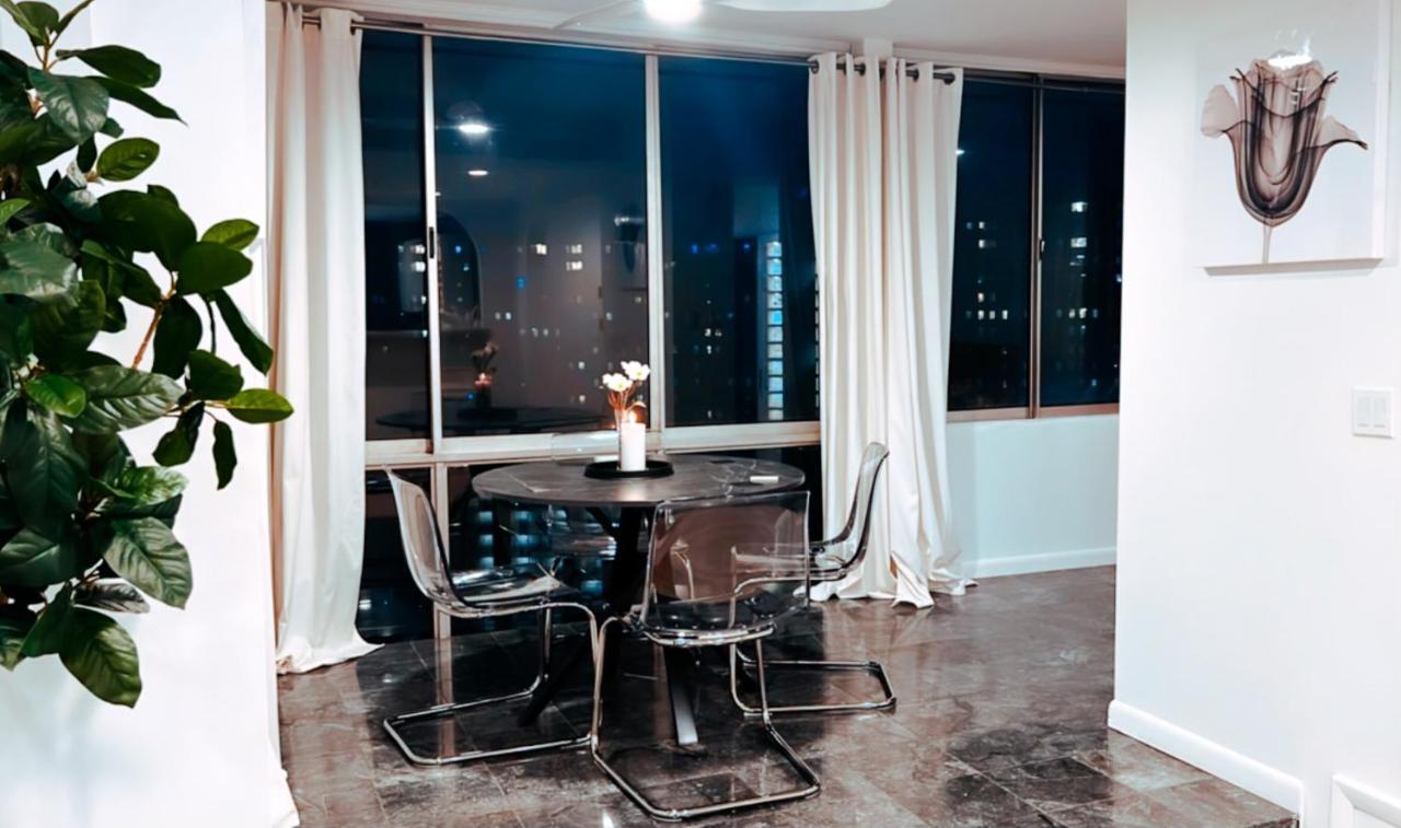 Highrise Luxury Two Bedroom In Downtown Within Minutes!! Aparthotel *