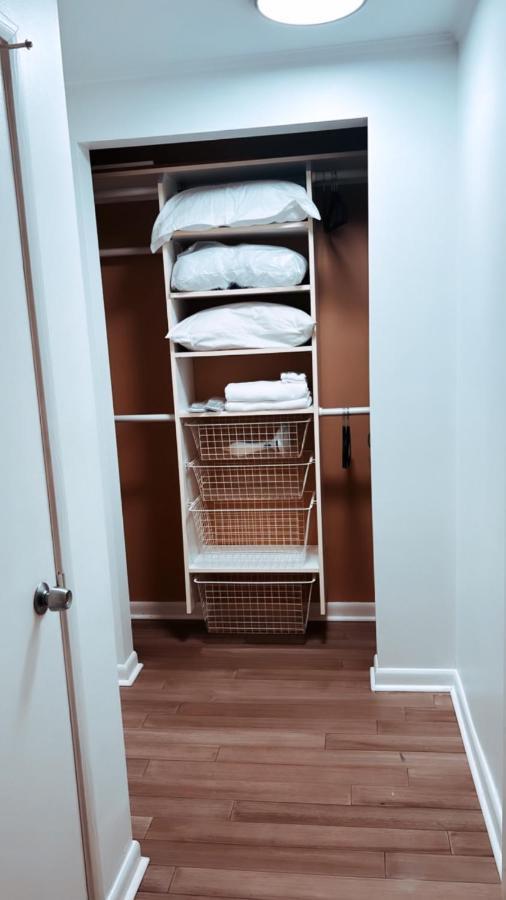 Aparthotel Highrise Luxury Two Bedroom In Downtown Within Minutes!! *