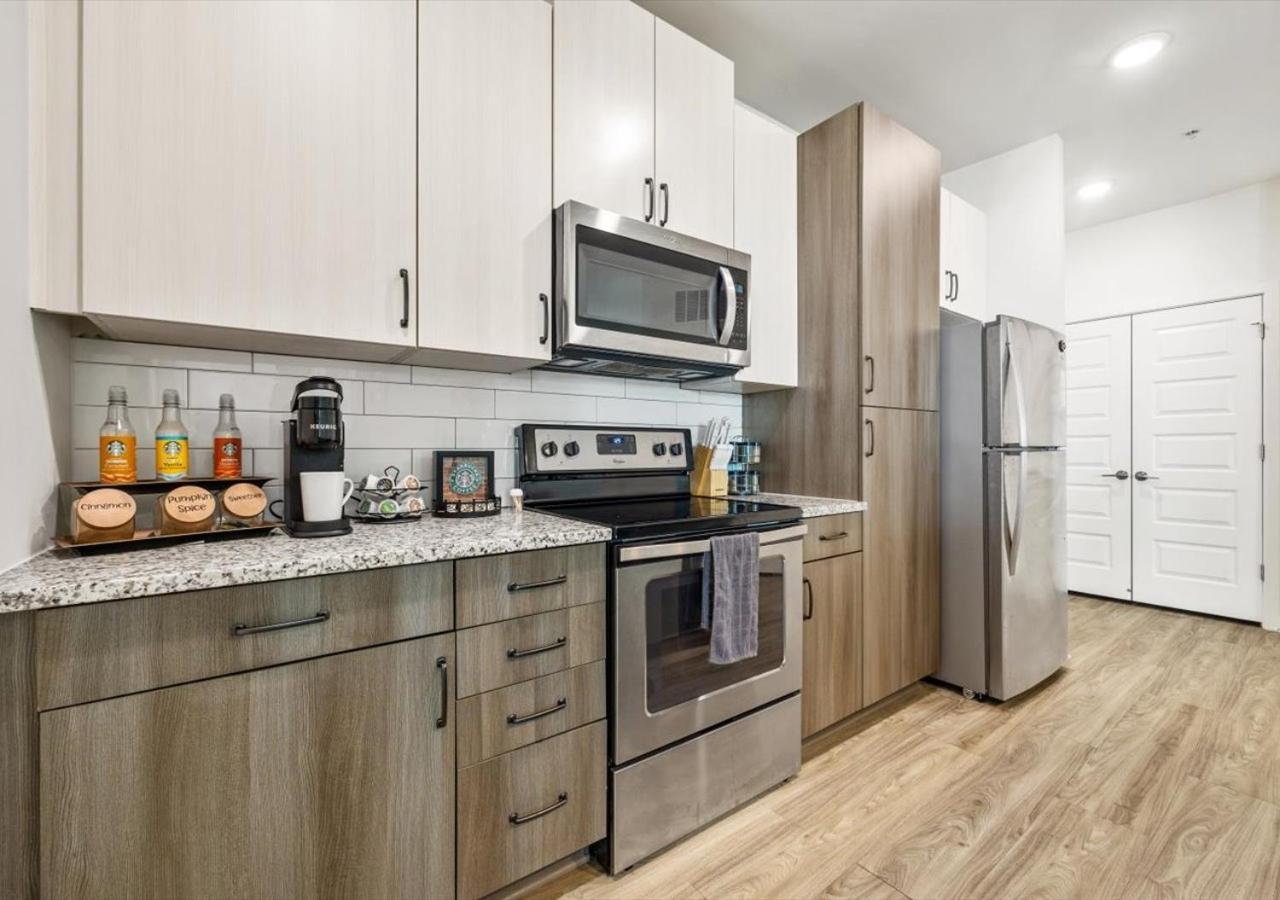 Luxurious 1 Bedroom Near Braves Stadium Apartment *