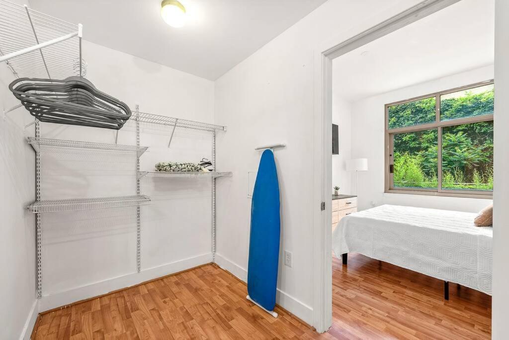 Apartment Downtown With Private Balcony+parking Atlanta
