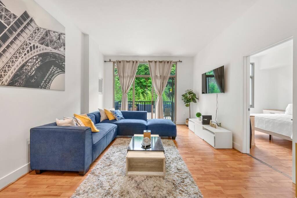Apartment Downtown With Private Balcony+parking *