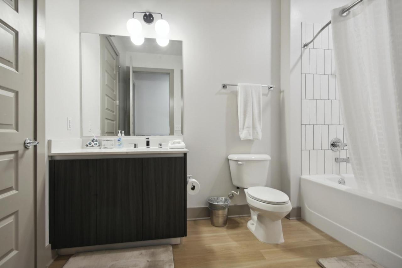 West Midtown Penthouse 2 Bdrm Apartment *