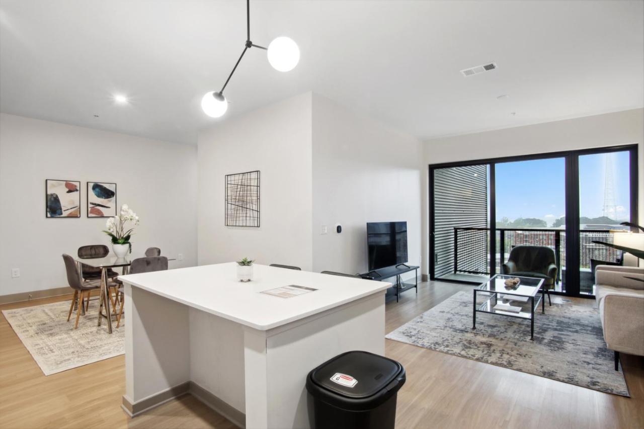 West Midtown Penthouse 2 Bdrm Apartment