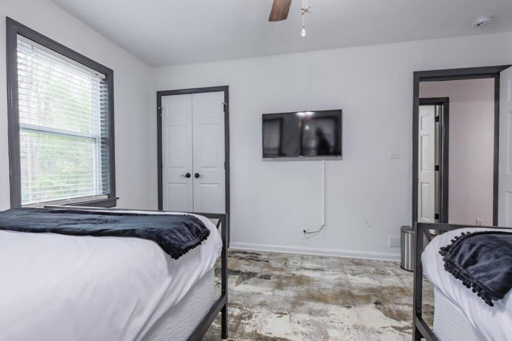 Opuluxe Renaissance Art Luxe Downtown Atl Apartment