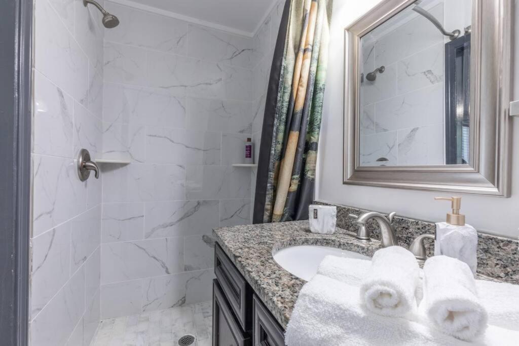 Opuluxe Renaissance Art Luxe Downtown Atl Apartment Atlanta