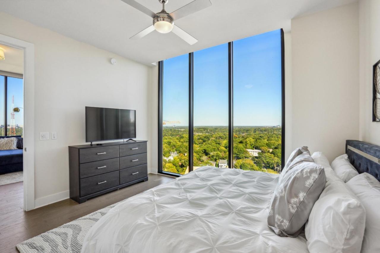 Luxury Midtown Penthouse Apartment *