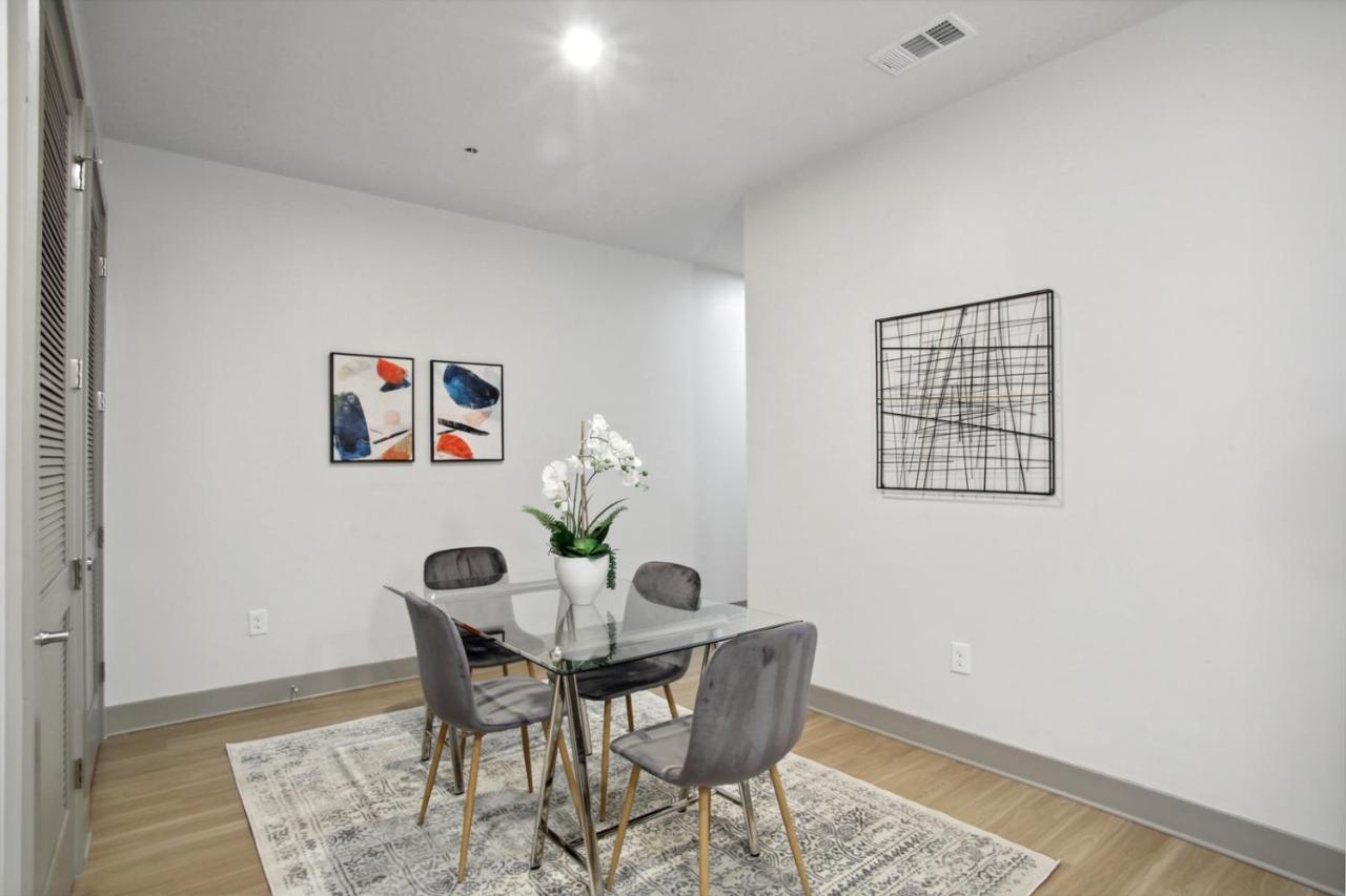 West Midtown Penthouse 2 Bdrm Apartment *
