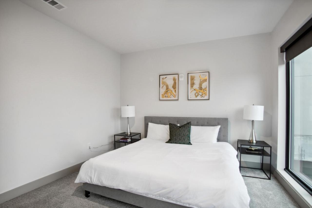 West Midtown Penthouse 2 Bdrm Apartment