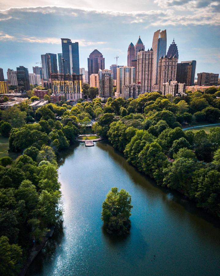 Geranium Giant Close Proximity To Piedmont Park Apartment