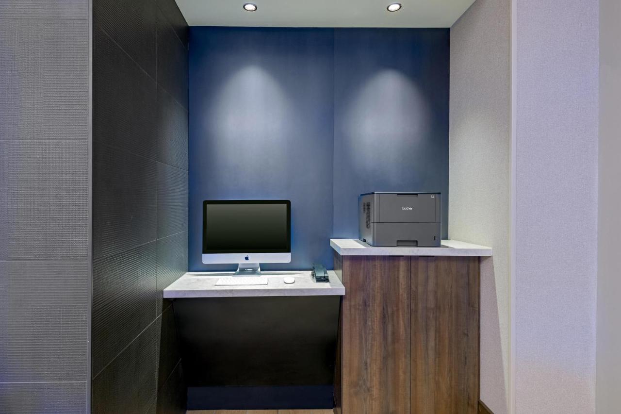 Hotel Courtyard By Marriott Midtown 3*