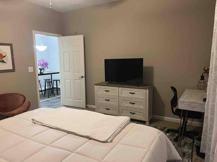 Luxury Style Unit 8 Min To The Airport. Atlanta