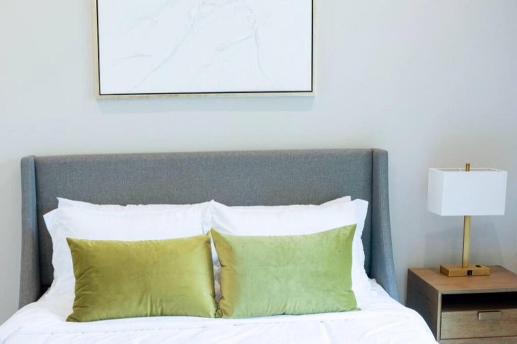 Brand New: Urban Oasis 5 Min From Mercedes Benz