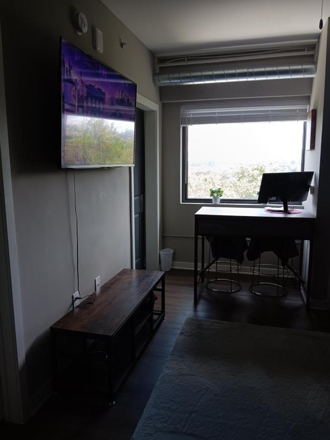 Cozy Buckhead Studio Great Location 761 Morosgo Drive
