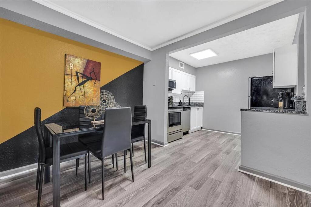 King Bedroom 5mins Truist Park Battery Roxy Atl Apartment