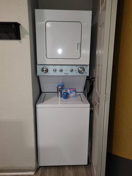 Apartment King Bedroom 5mins Truist Park Battery Roxy Atl Atlanta