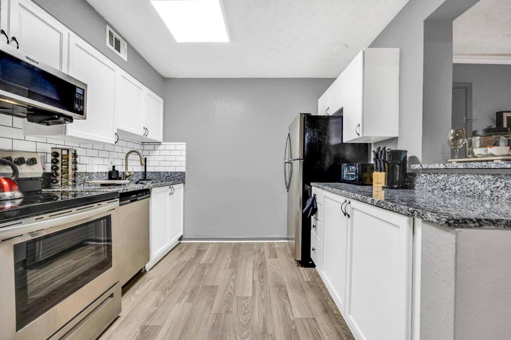 King Bedroom 5mins Truist Park Battery Roxy Atl Apartment