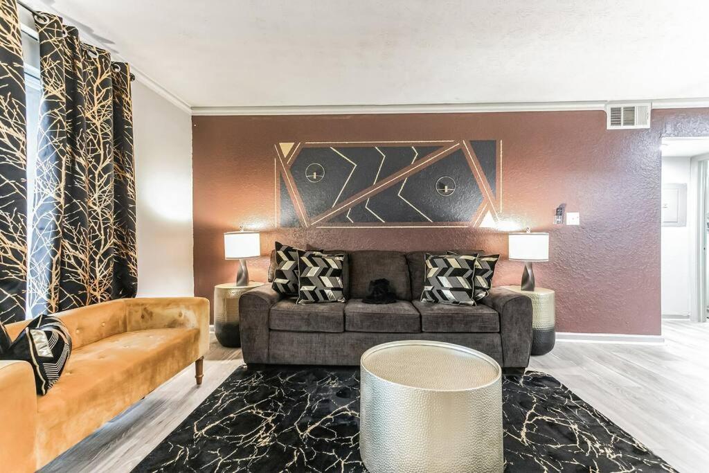 Apartment King Bedroom 5mins Truist Park Battery Roxy Atl *