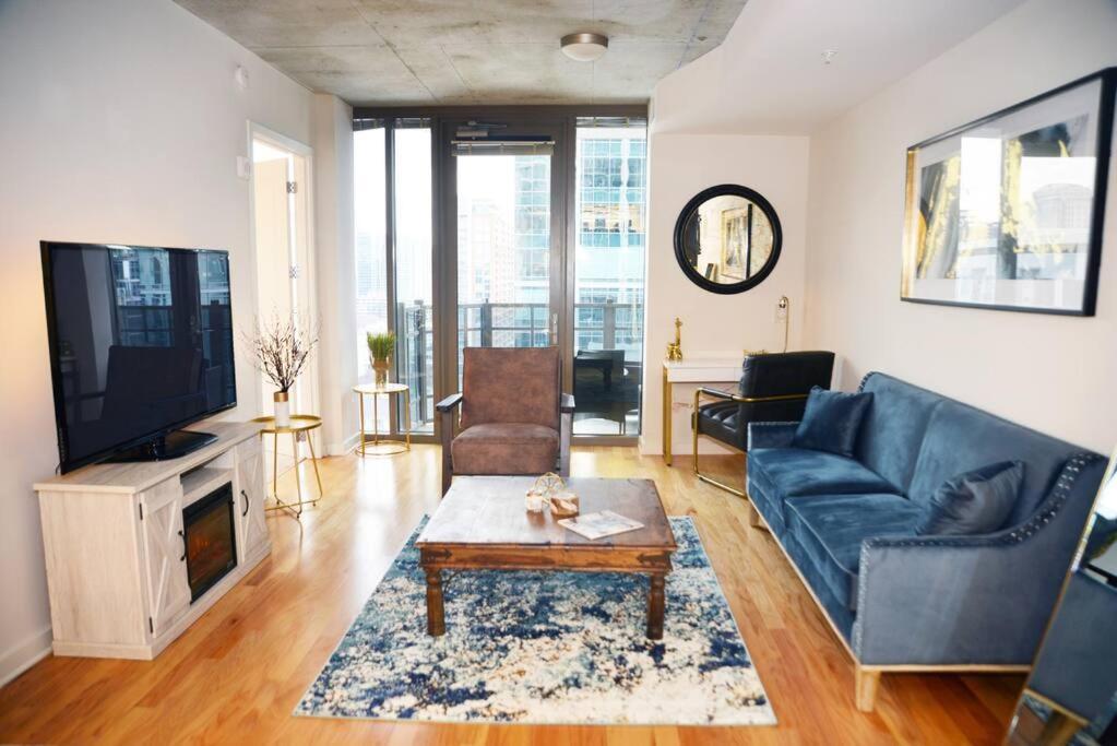 Luxury Midtown Skykine View