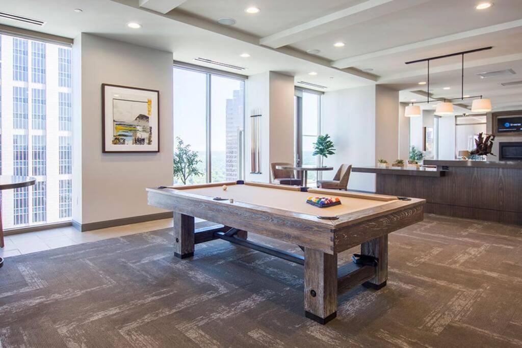 Apartment Luxury Midtown Skykine View