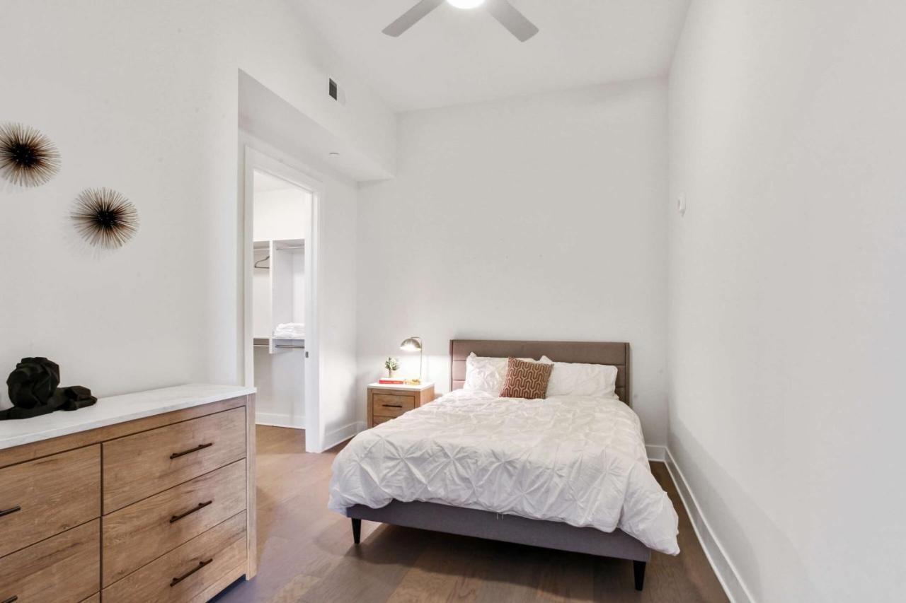 Midtown Luxury Apartment *