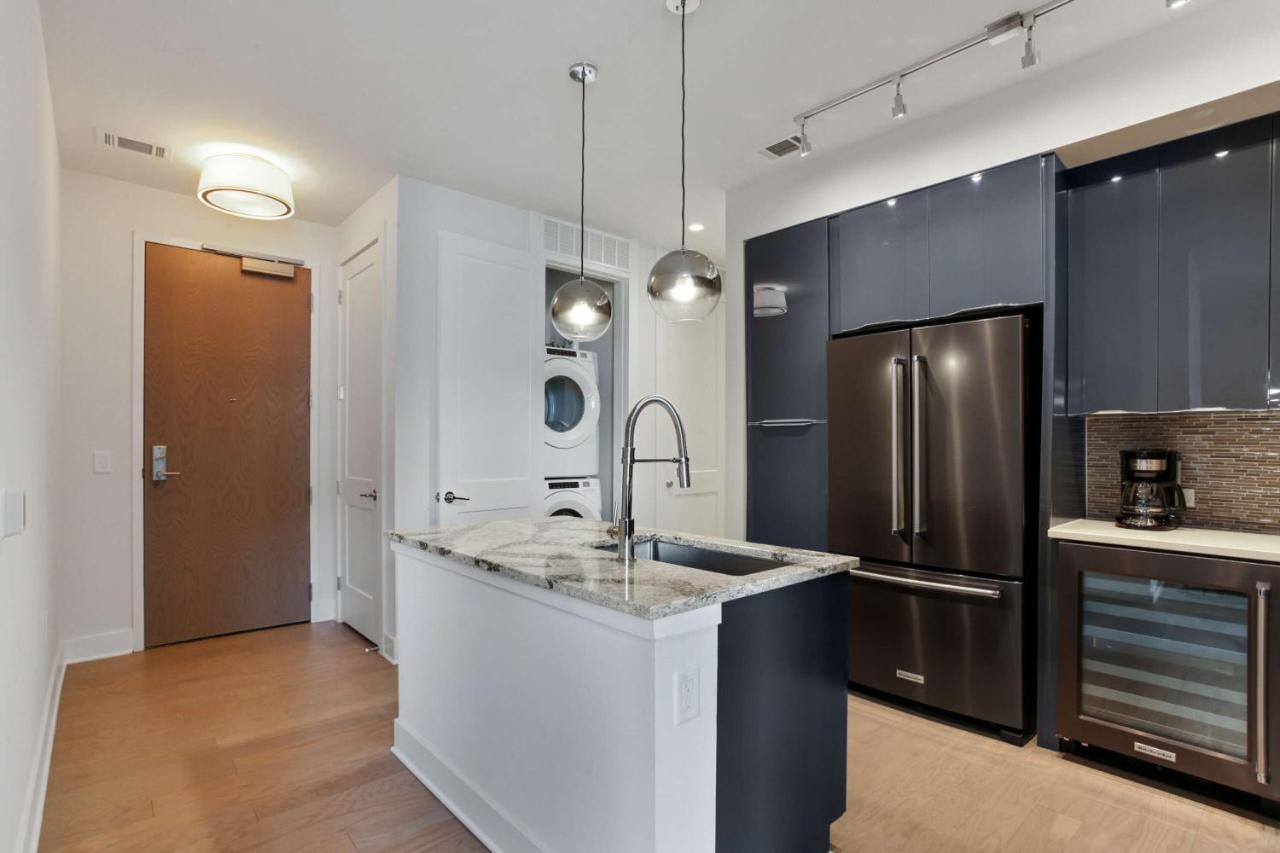 Midtown Luxury Apartment *