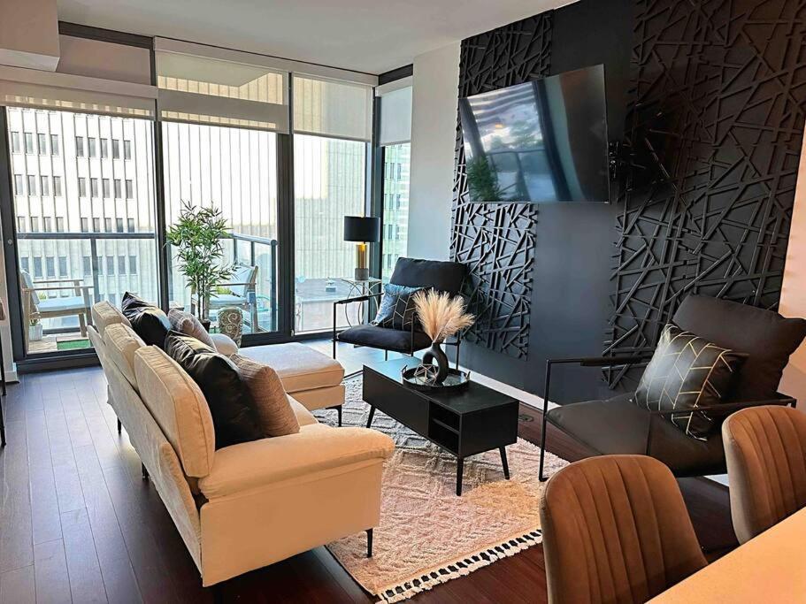 Luxury In The Heart Of * Atlanta