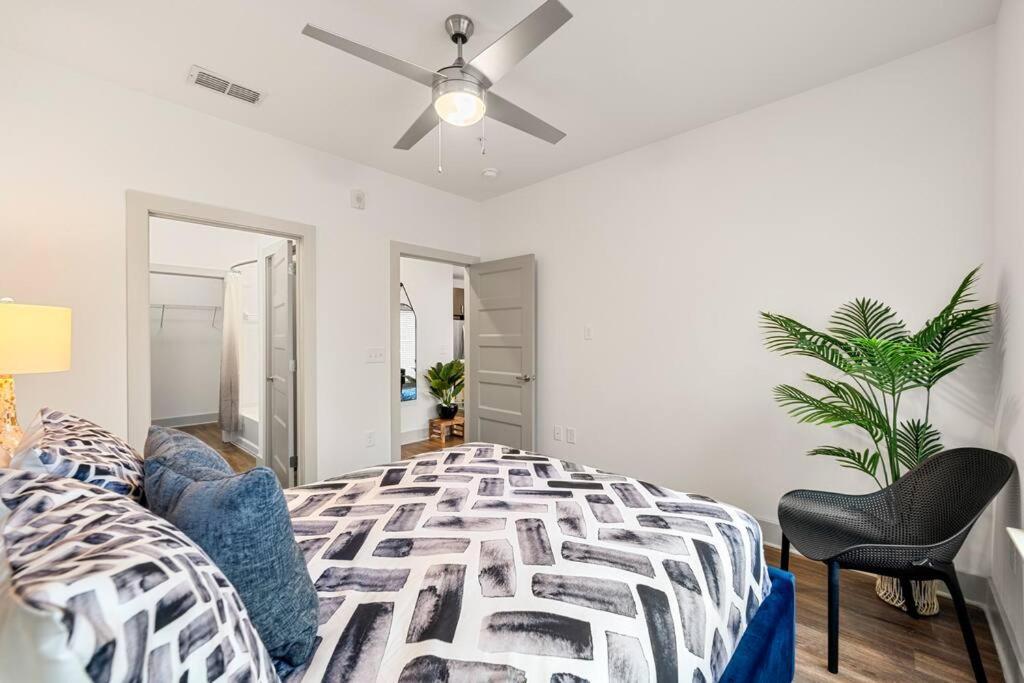 Apartment New!!! Walk To The Braves Stadium 2 Bedroom *
