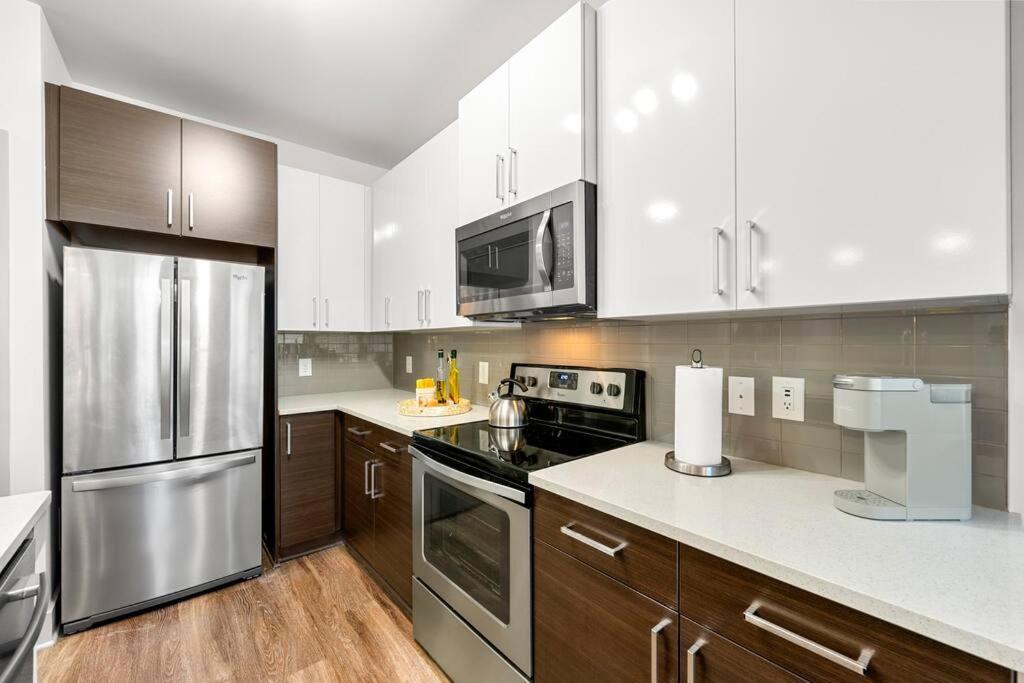 Apartment New!!! Walk To The Braves Stadium 2 Bedroom