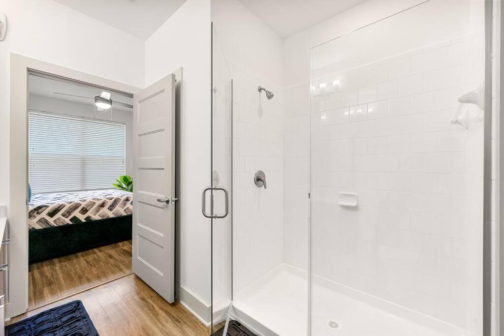 New!!! Walk To The Braves Stadium 2 Bedroom Apartment