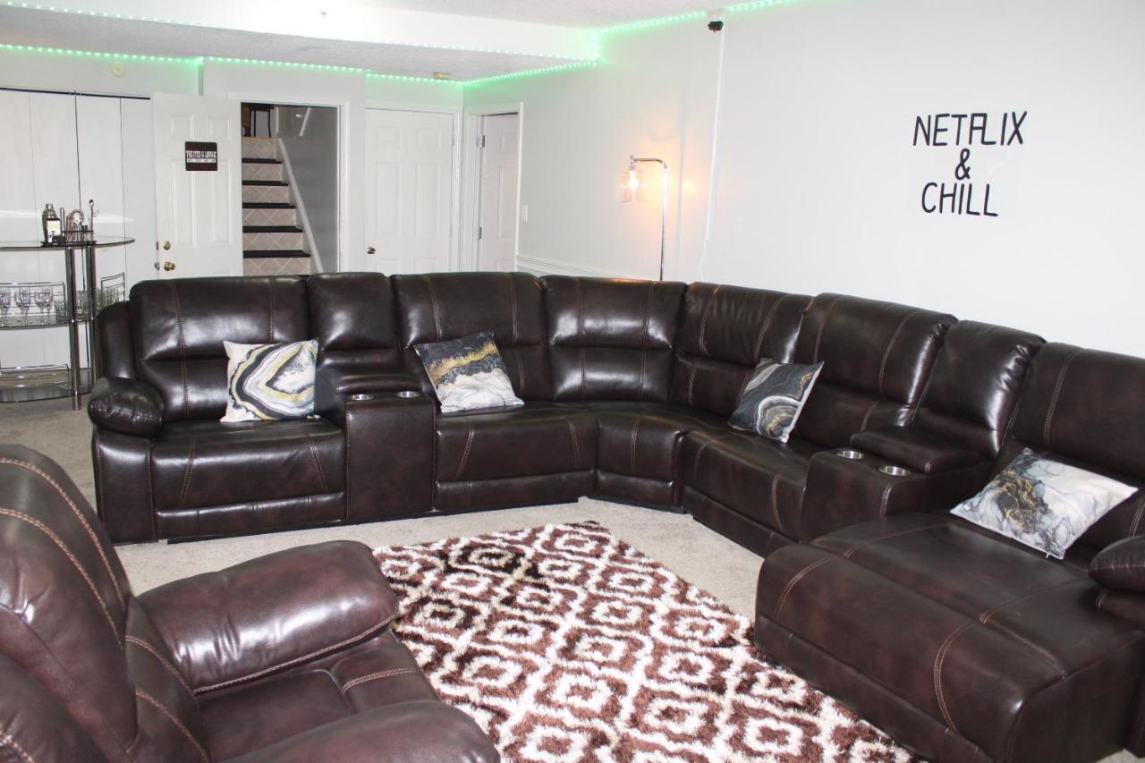 Beautiful Lots Of Space 6 Mins From Airport Holiday home