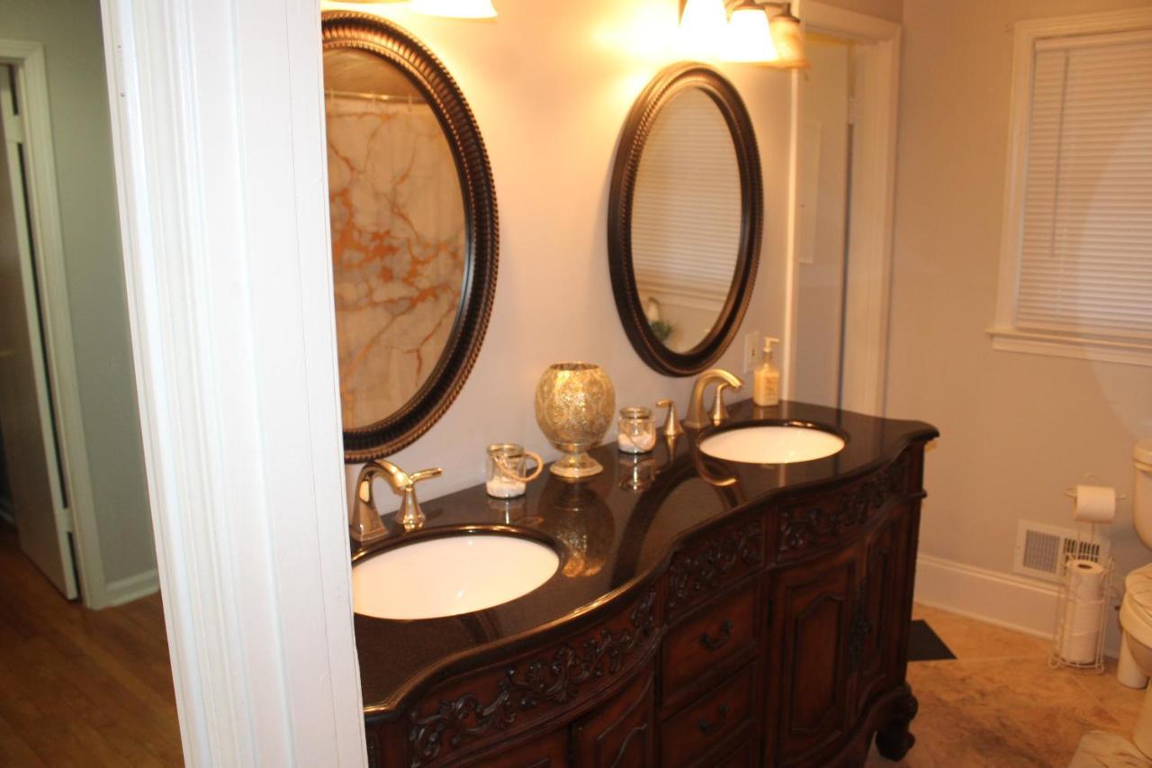 Beautiful Lots Of Space 6 Mins From Airport