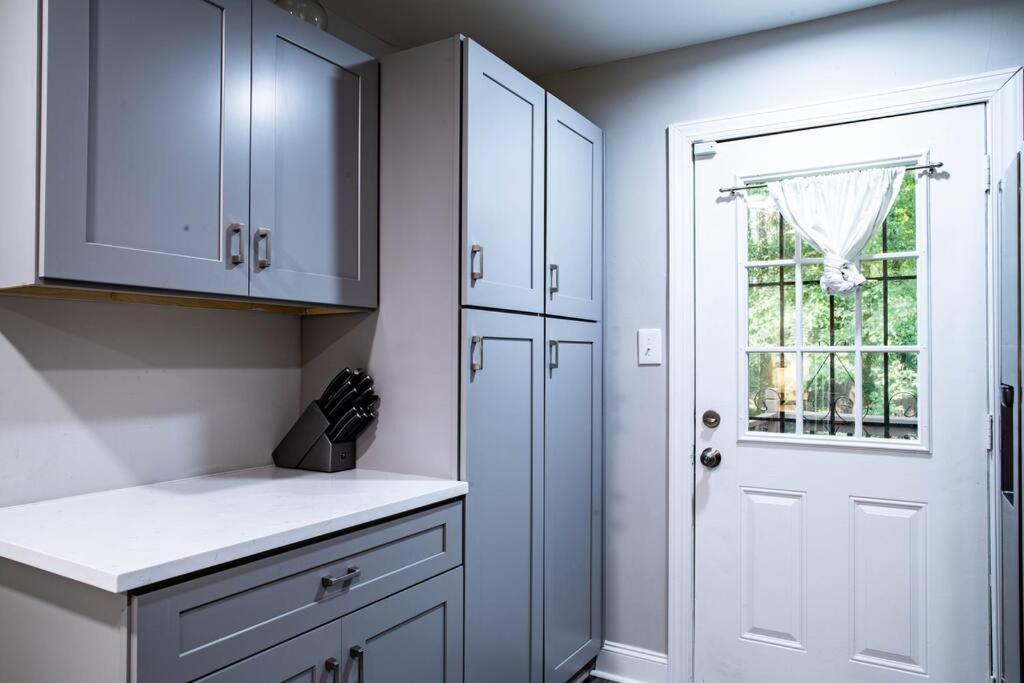 Tucked Away Near Airport! * Atlanta