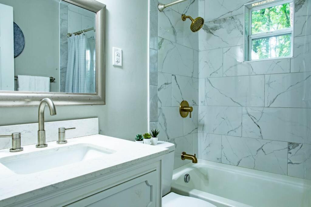 Holiday home Tucked Away Near Airport! Atlanta