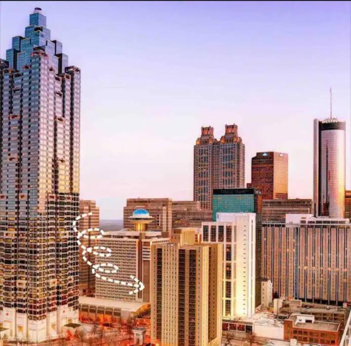 17th Floor Luxxe Penthouse Downtown Atl Atlanta