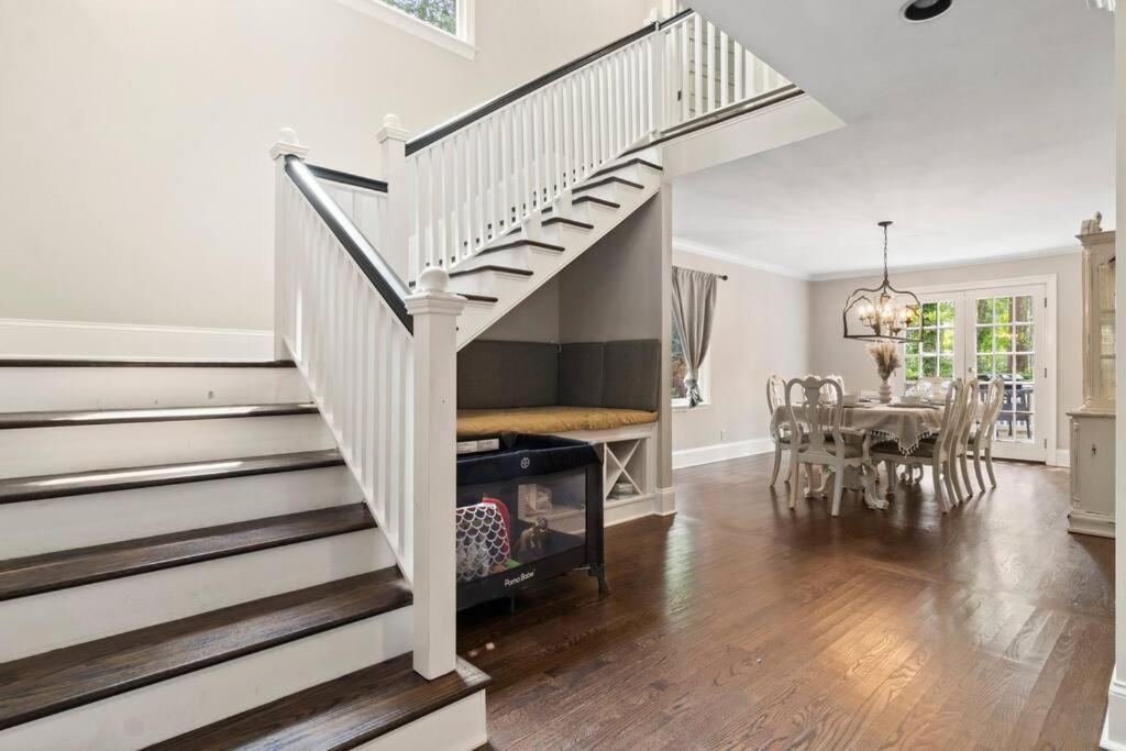 Buckhead Luxe Home, Outdoor Fire Pit *