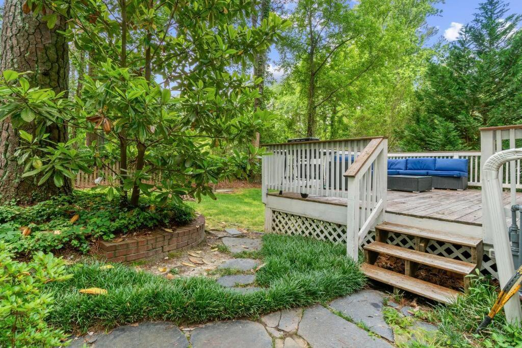 Holiday home Buckhead Luxe Home, Outdoor Fire Pit