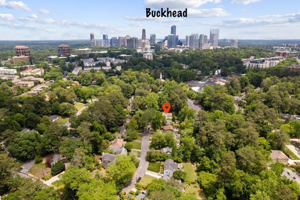 Buckhead Luxe Home, Outdoor Fire Pit Holiday home *