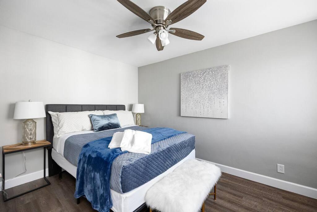 Apartment 1909-high Flr-300 Mb-1 Free Park-2 Bd King & Queen
