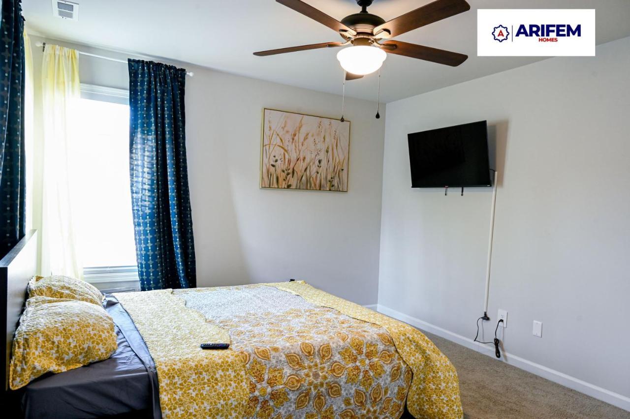 Homestay Spanking Newly Built Home! Arifem