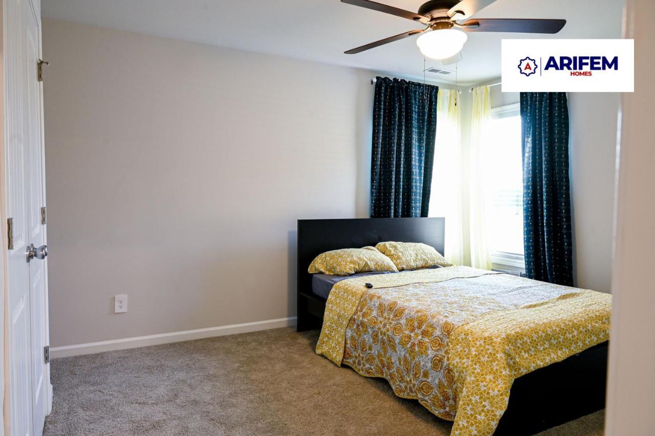 Homestay Spanking Newly Built Home! Arifem