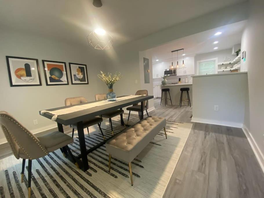 East Point - Spacious 5br Retreat! Holiday home *