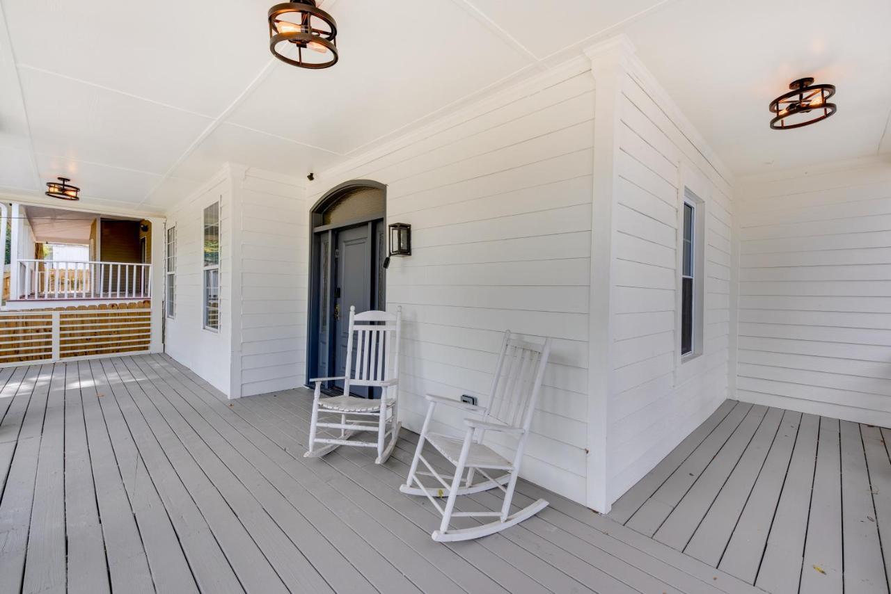 Holiday home Family With Backyard About 2 Mi To Downtown *